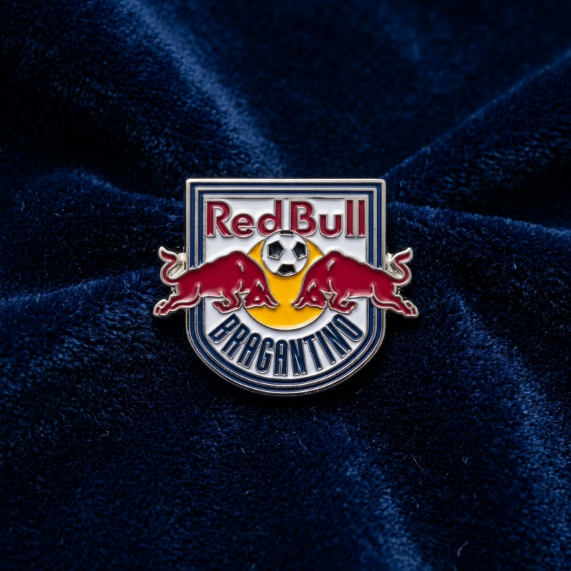 Pin red bull bragantino resinado